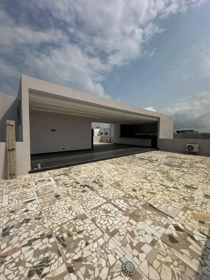 VILLA DUPLEX DE 6 CHAMBRES ET SALON SANITAIRES AVEC PISCINE À LOUER, CEN-SAD - LE BERLIET-AKPAKPA - Image 7