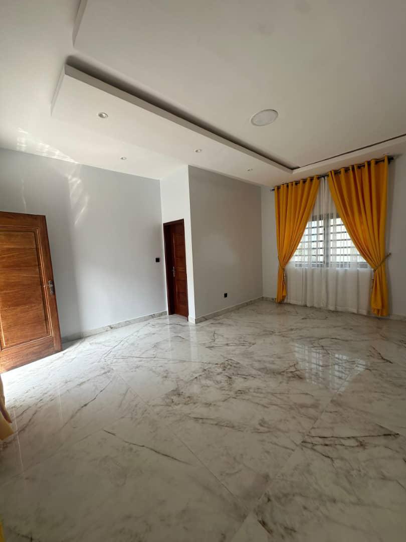 VILLA DUPLEX DE 6 CHAMBRES ET SALON SANITAIRES AVEC PISCINE À LOUER, CEN-SAD - LE BERLIET-AKPAKPA - Image 8