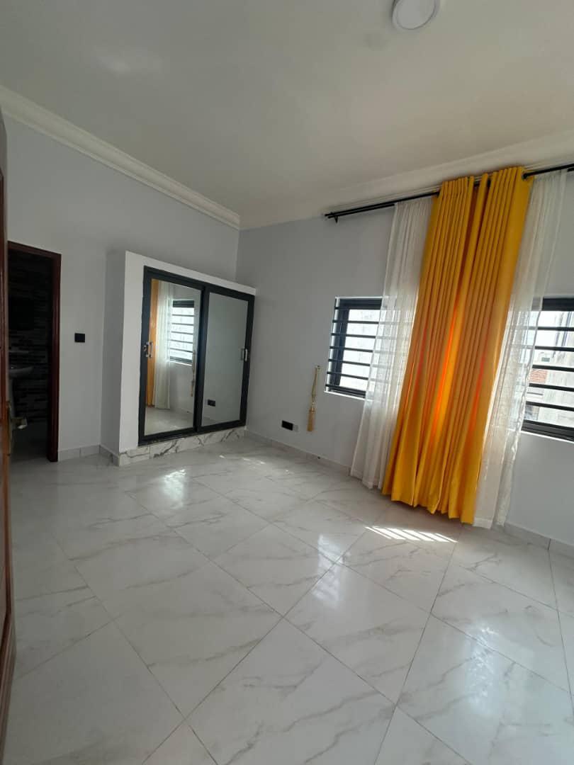 VILLA DUPLEX DE 6 CHAMBRES ET SALON SANITAIRES AVEC PISCINE À LOUER, CEN-SAD - LE BERLIET-AKPAKPA - Image 9