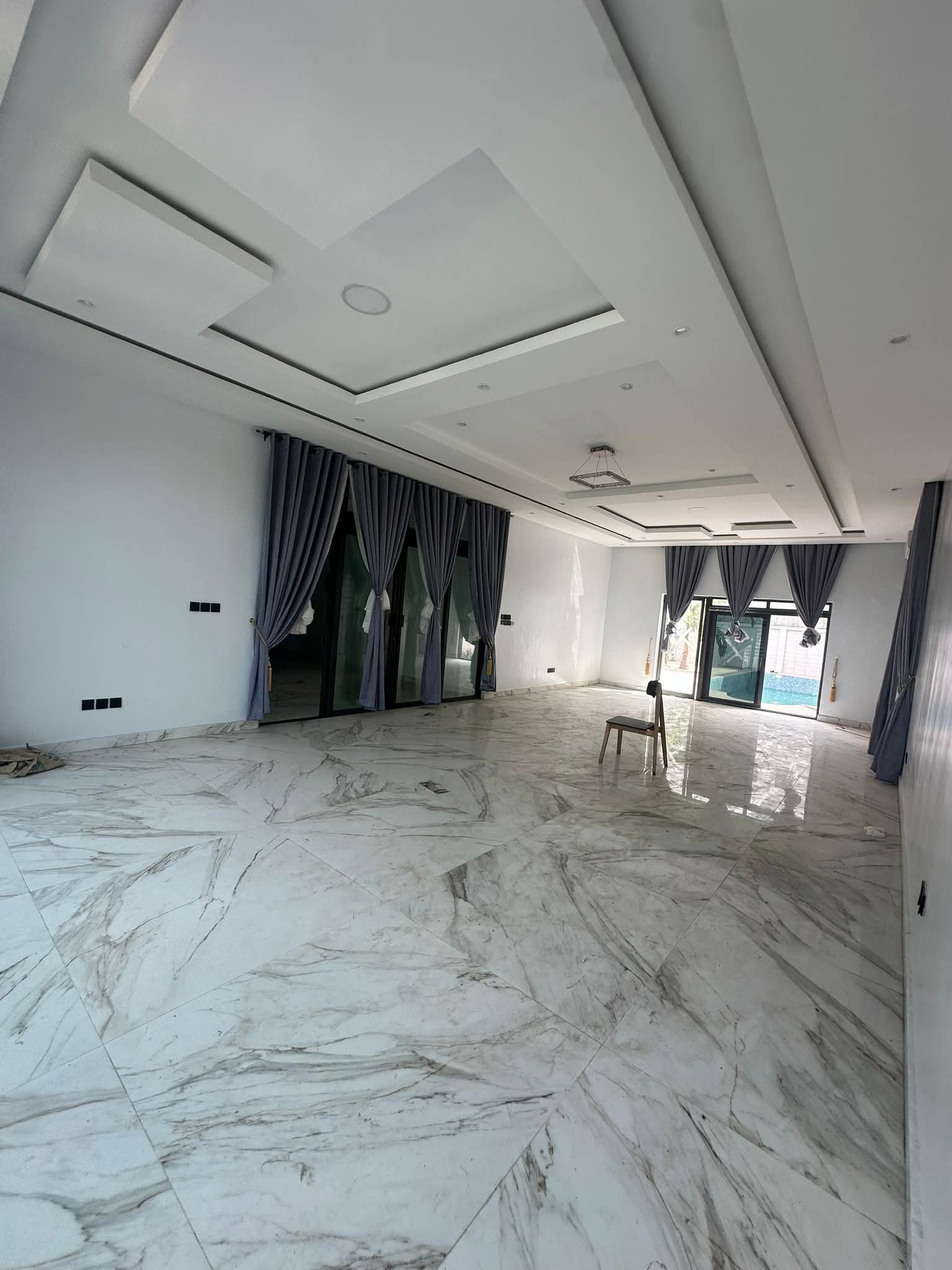 VILLA DUPLEX DE 6 CHAMBRES ET SALON SANITAIRES AVEC PISCINE À LOUER, CEN-SAD - LE BERLIET-AKPAKPA - Image 10