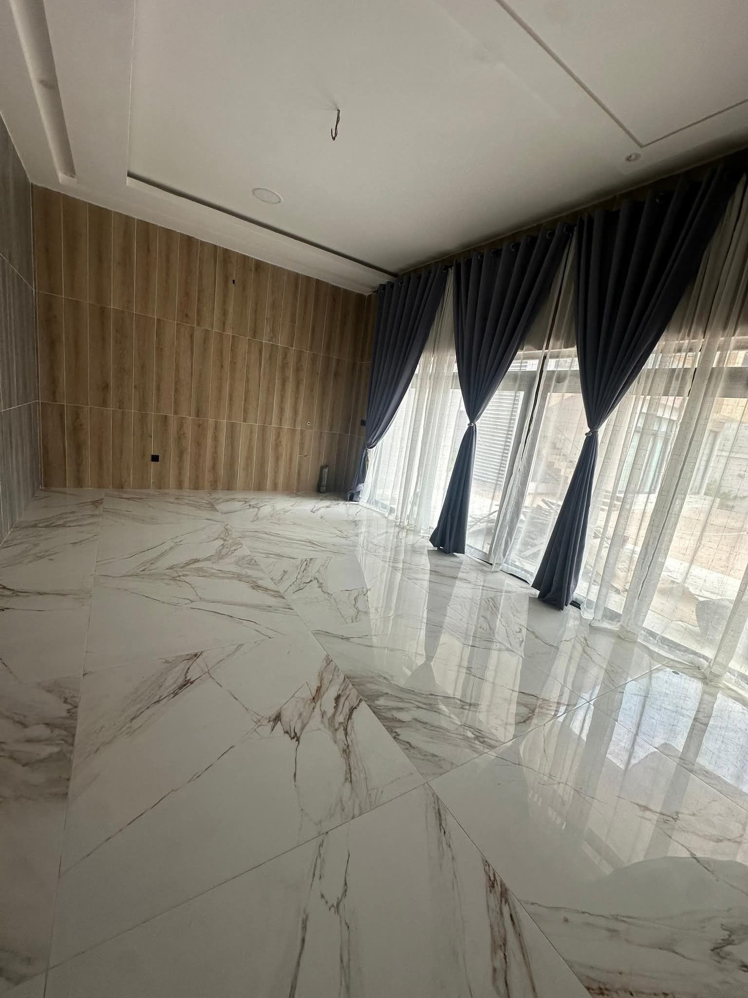 VILLA DUPLEX DE 6 CHAMBRES ET SALON SANITAIRES AVEC PISCINE À LOUER, CEN-SAD - LE BERLIET-AKPAKPA - Image 14