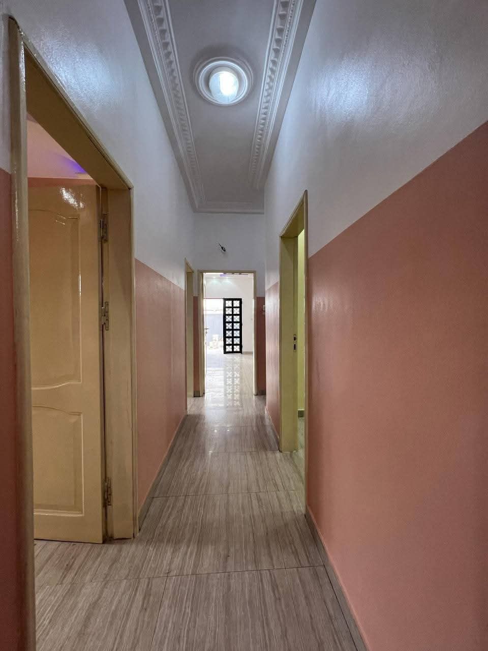 APPARTEMENT DE 2 CHAMBRES ET SALON SANITAIRES À LOUER, PHARMACIE FIFAMÈ - ADJAGBO - AKASSATO - Image 4