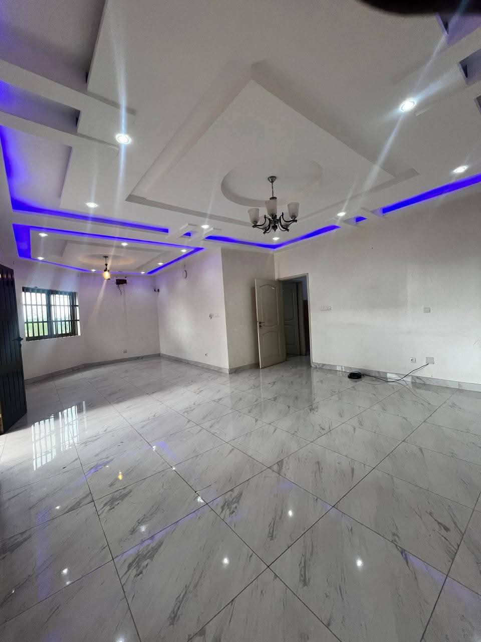 APPARTEMENT DE 2 CHAMBRES ET SALON SANITAIRES À LOUER, PHARMACIE FIFAMÈ - ADJAGBO - AKASSATO - Image 7