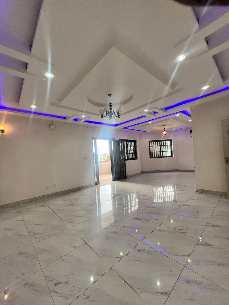 APPARTEMENT DE 2 CHAMBRES ET SALON SANITAIRES À LOUER, PHARMACIE FIFAMÈ - ADJAGBO - AKASSATO - Image 9