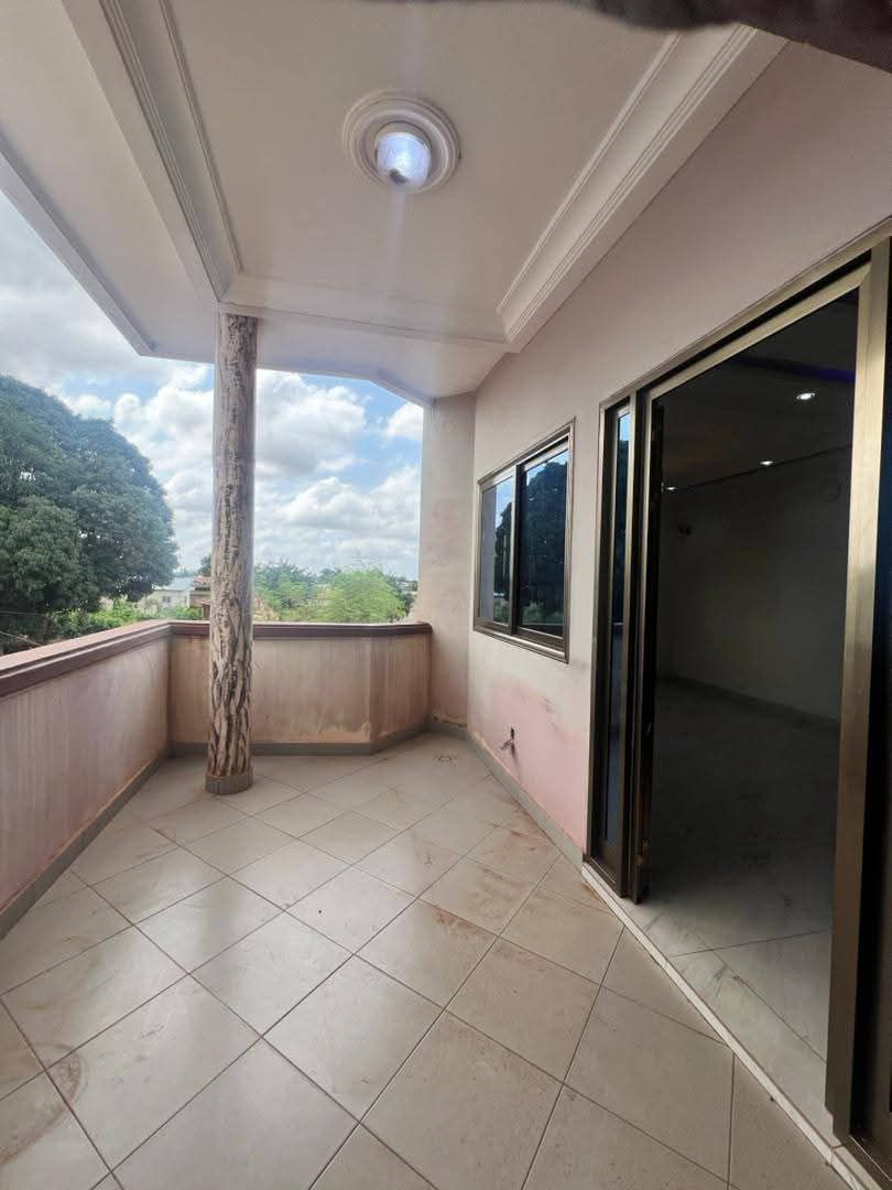 APPARTEMENT DE 2 CHAMBRES ET SALON SANITAIRES À LOUER, PHARMACIE FIFAMÈ - ADJAGBO - AKASSATO - Image 11