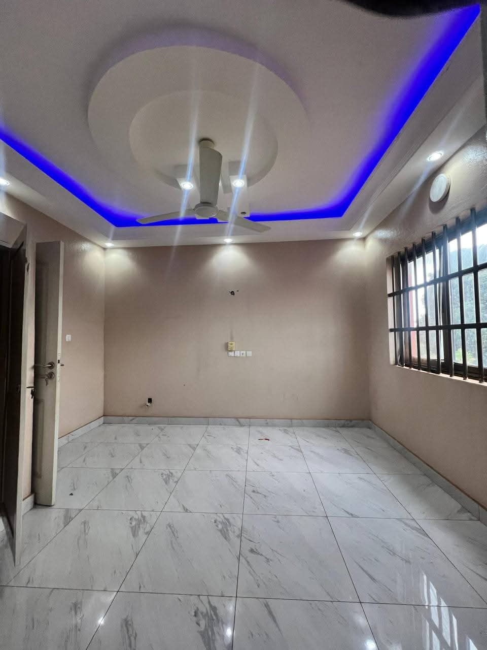 APPARTEMENT DE 2 CHAMBRES ET SALON SANITAIRES À LOUER, PHARMACIE FIFAMÈ - ADJAGBO - AKASSATO - Image 13