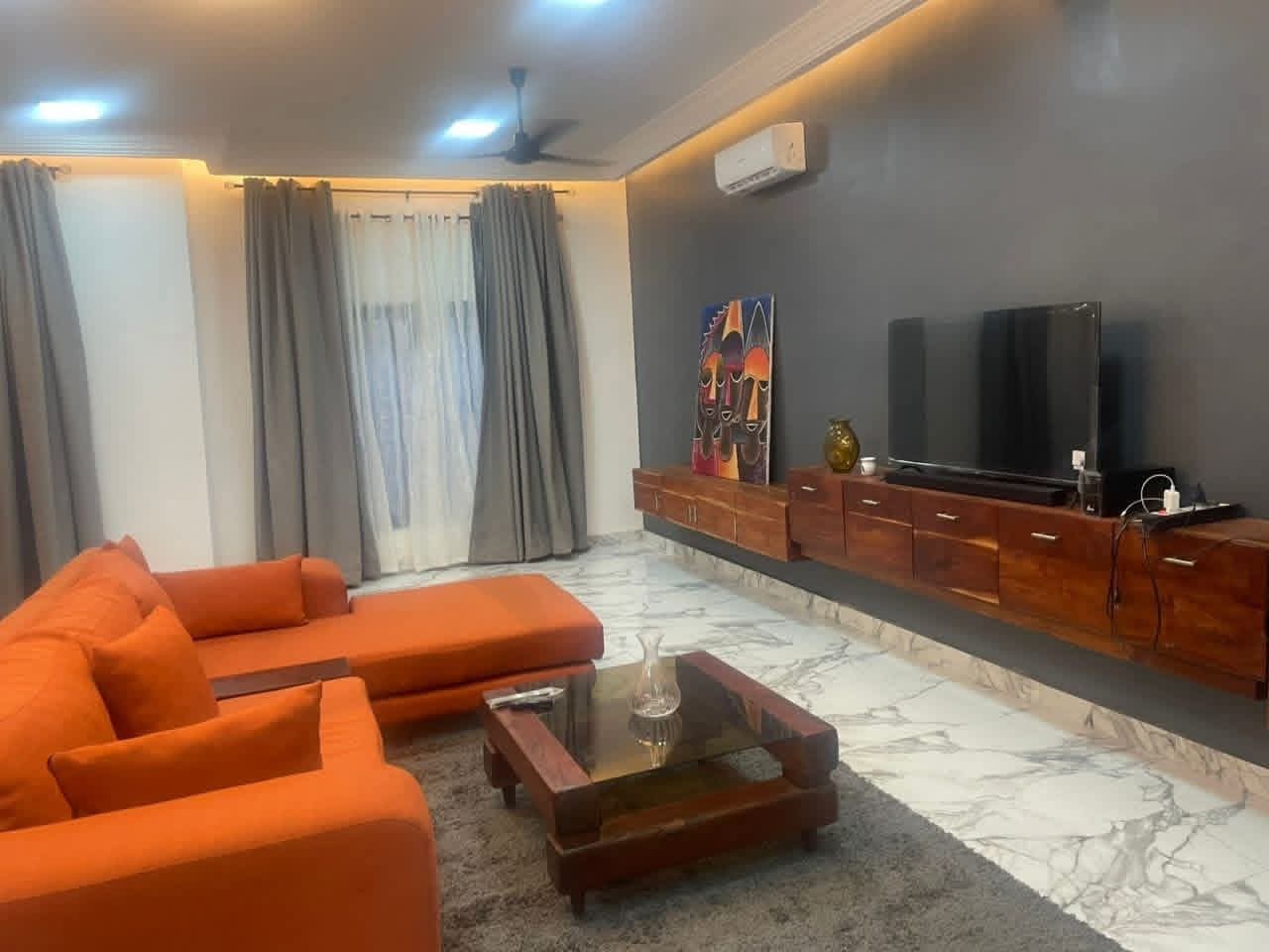 VILLA DALLÉE MEUBLÉE DE 3 CHAMBRES ET SALON SANITAIRES À VENDRE, ZOUNDJA - TIBI-LIBI - CALAVI - Image 3