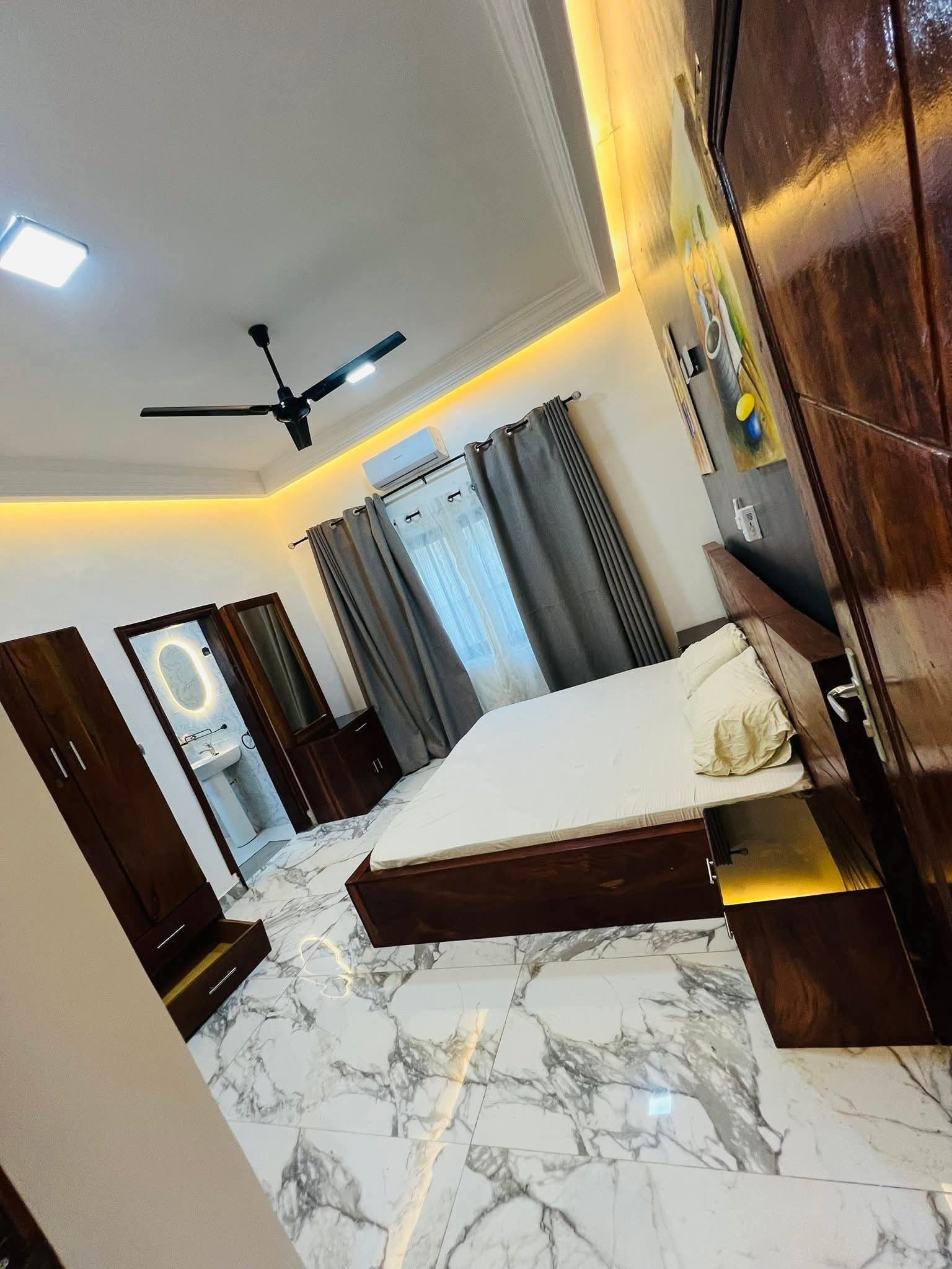 VILLA DALLÉE MEUBLÉE DE 3 CHAMBRES ET SALON SANITAIRES À VENDRE, ZOUNDJA - TIBI-LIBI - CALAVI - Image 14