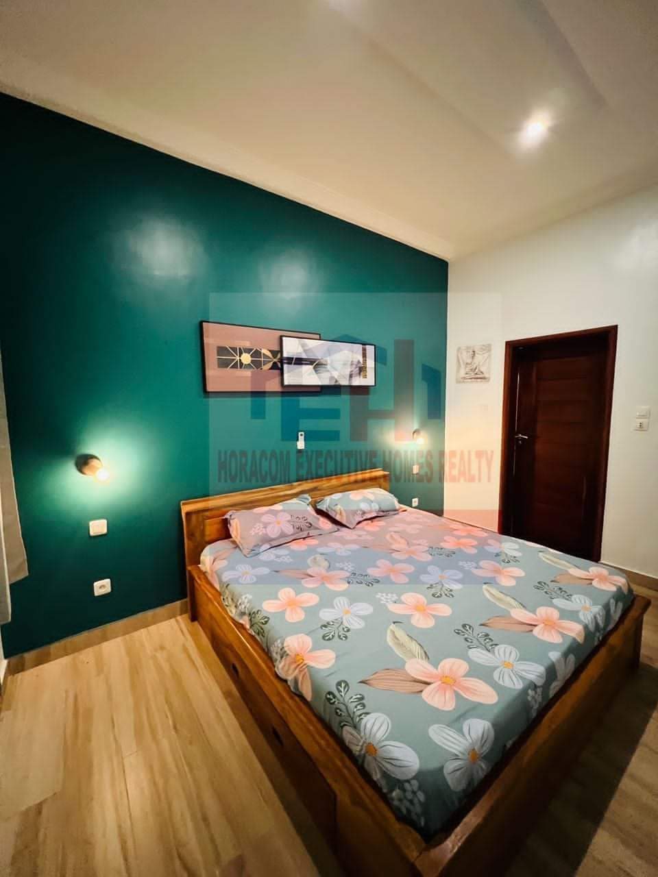 VILLA MEUBLÉE DE 3 CHAMBRES ET SALON SANITAIRES À LOUER, ST DANIEL - ÉGLISE STE THÉRÈSE, GODOMEY