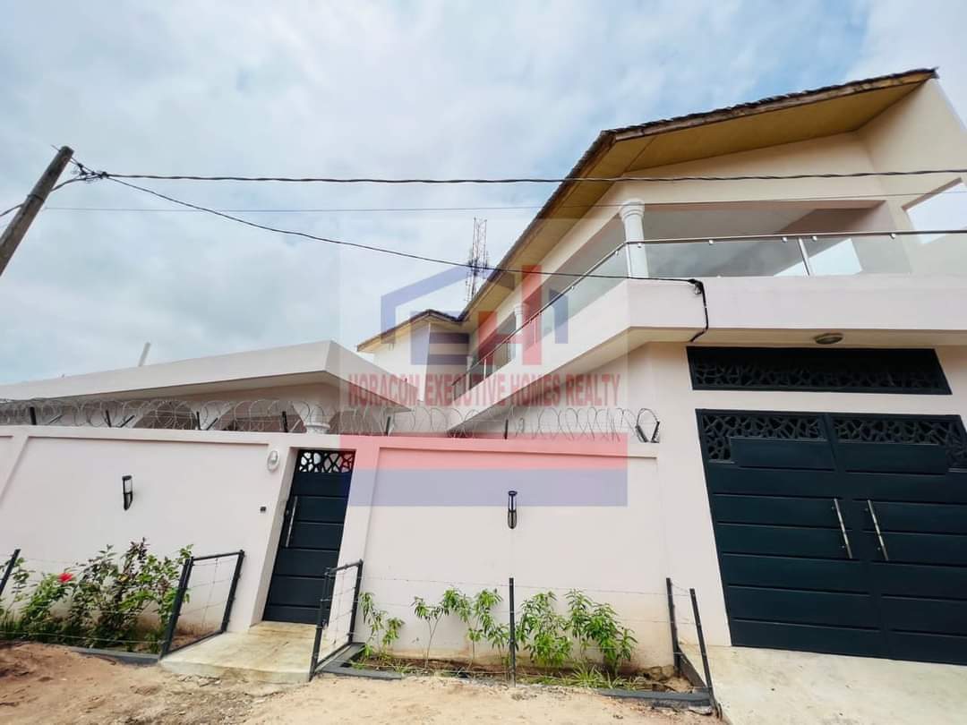 VILLA MEUBLÉE DE 3 CHAMBRES ET SALON SANITAIRES À LOUER, ST DANIEL - ÉGLISE STE THÉRÈSE, GODOMEY - Image 2