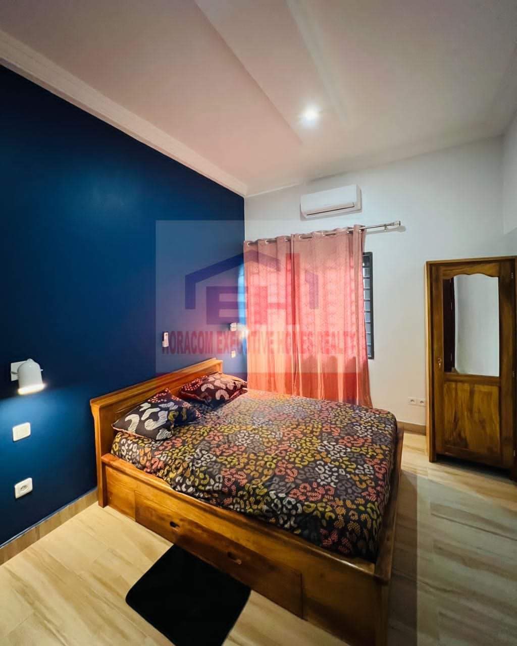 VILLA MEUBLÉE DE 3 CHAMBRES ET SALON SANITAIRES À LOUER, ST DANIEL - ÉGLISE STE THÉRÈSE, GODOMEY - Image 6