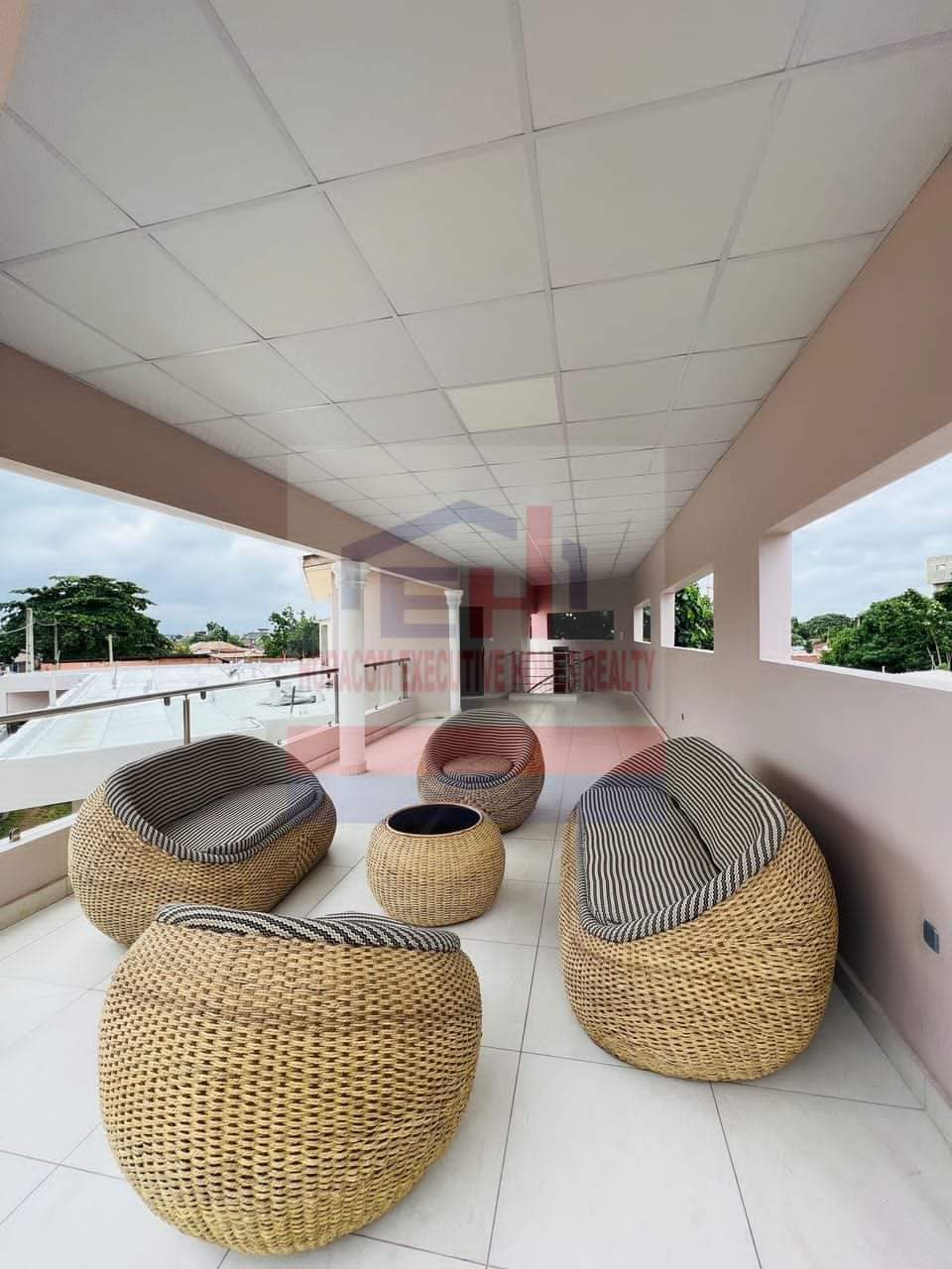 VILLA MEUBLÉE DE 3 CHAMBRES ET SALON SANITAIRES À LOUER, ST DANIEL - ÉGLISE STE THÉRÈSE, GODOMEY - Image 8