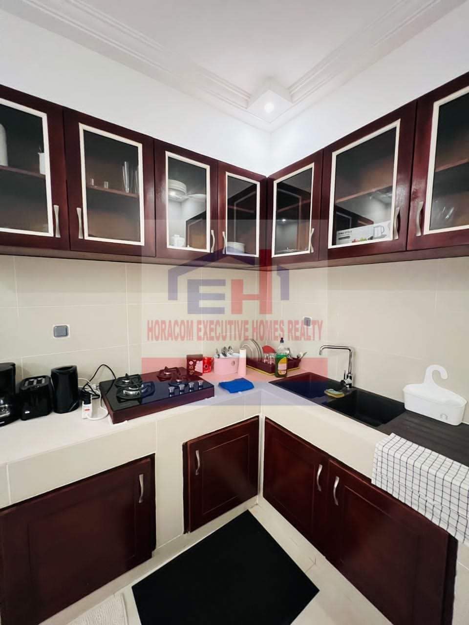 VILLA MEUBLÉE DE 3 CHAMBRES ET SALON SANITAIRES À LOUER, ST DANIEL - ÉGLISE STE THÉRÈSE, GODOMEY - Image 16