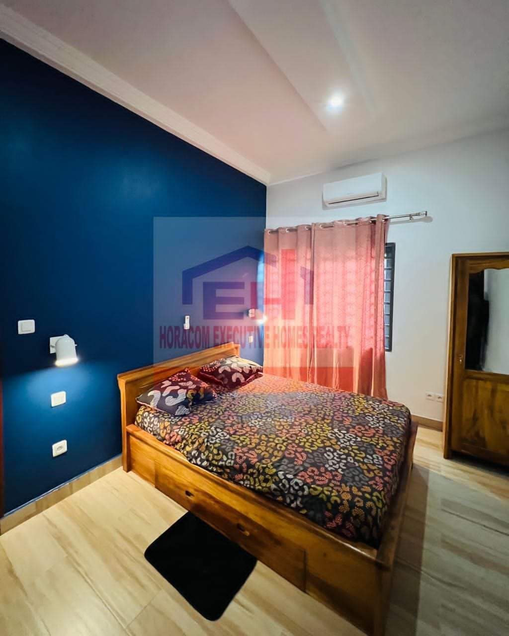 VILLA MEUBLÉE DE 3 CHAMBRES ET SALON SANITAIRES À LOUER, ST DANIEL - ÉGLISE STE THÉRÈSE, GODOMEY - Image 19