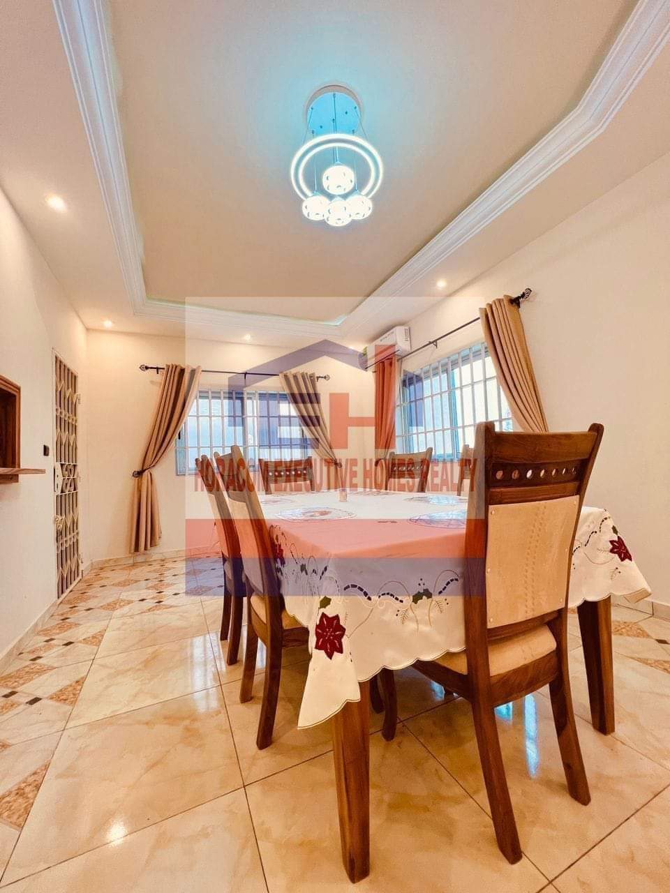 VILLA MEUBLÉE DE 4 CHAMBRES & SALON SANITAIRES À LOUER, CEG GODOMEY - PHARMACIE ST PAUL - CALAVI - Image 4