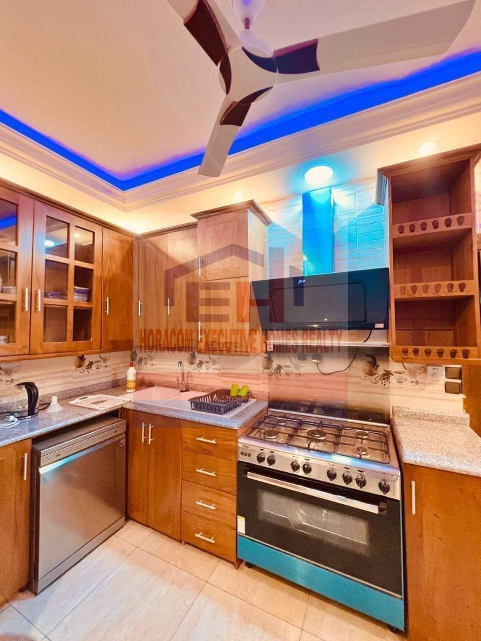 VILLA MEUBLÉE DE 4 CHAMBRES & SALON SANITAIRES À LOUER, CEG GODOMEY - PHARMACIE ST PAUL - CALAVI - Image 6