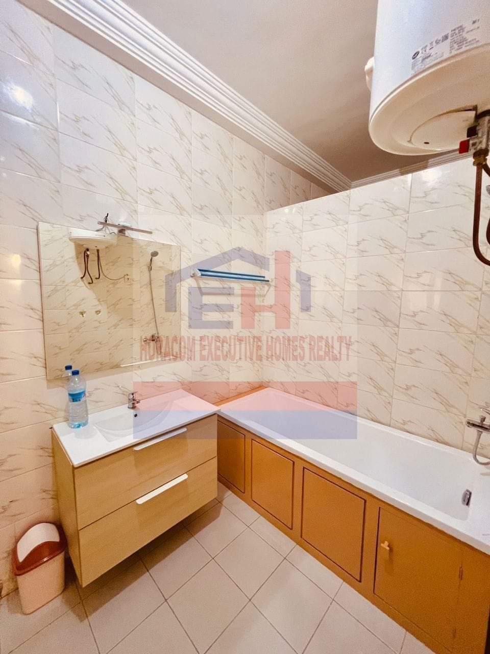 VILLA MEUBLÉE DE 4 CHAMBRES & SALON SANITAIRES À LOUER, CEG GODOMEY - PHARMACIE ST PAUL - CALAVI - Image 7