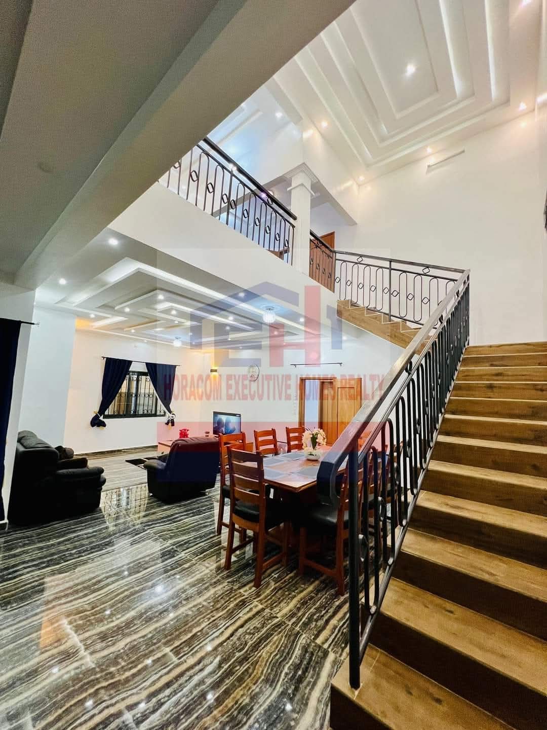 VILLA DUPLEX MEUBLÉE DE 4 CHAMBRES & 2 SALONS SANITAIRES À LOUER, ARCONVILLE - CHIC - CALAVI - Image 4