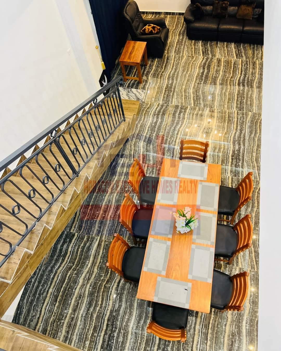 VILLA DUPLEX MEUBLÉE DE 4 CHAMBRES & 2 SALONS SANITAIRES À LOUER, ARCONVILLE - CHIC - CALAVI - Image 9