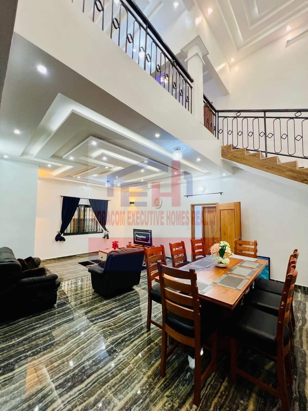 VILLA DUPLEX MEUBLÉE DE 4 CHAMBRES & 2 SALONS SANITAIRES À LOUER, ARCONVILLE - CHIC - CALAVI - Image 15