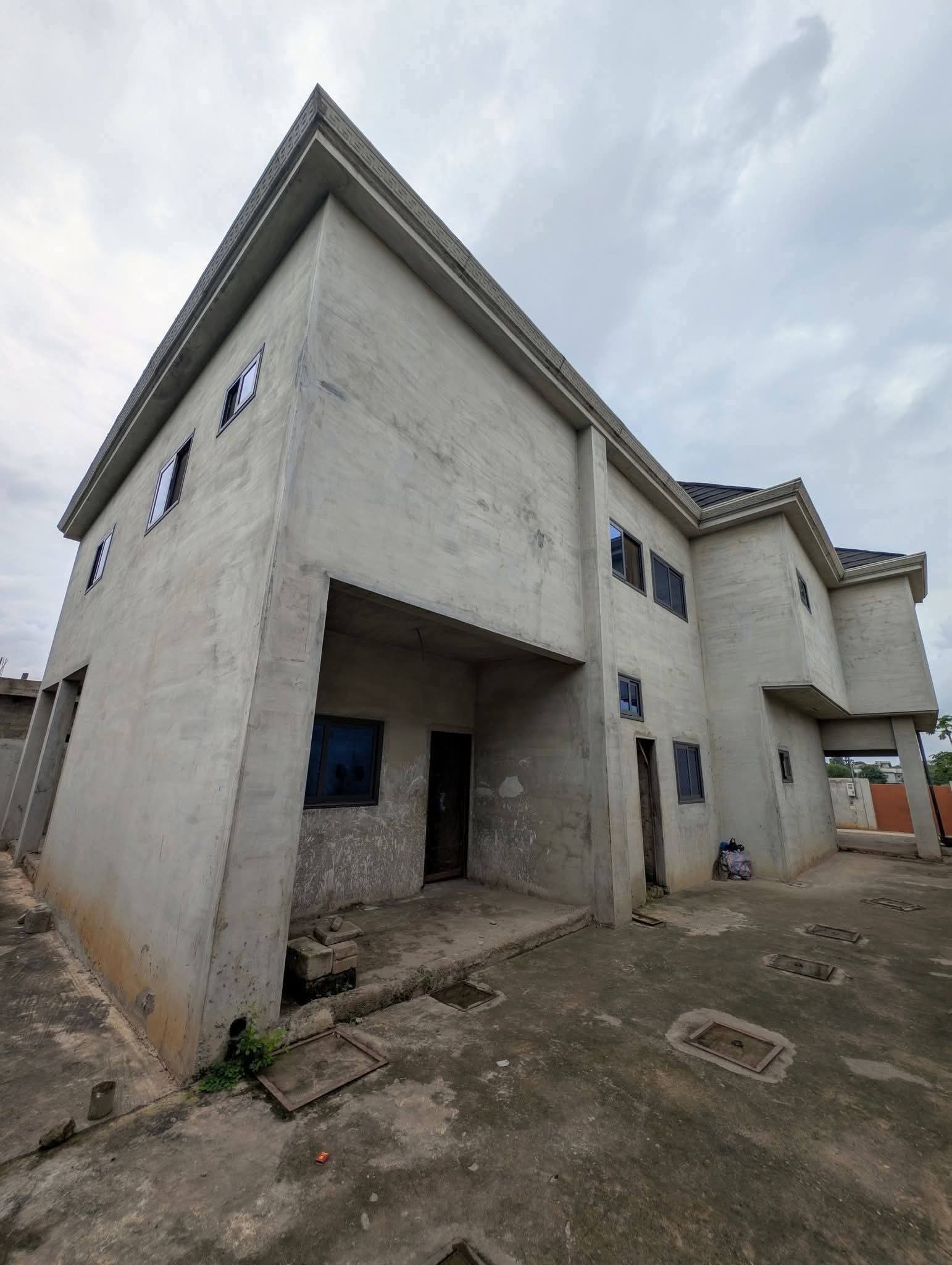 VILLA DUPLEX DE 4 CHAMBRES & 2 SALONS SANITAIRES À VENDRE, ZOPAH - LYCÉE TECHNIQUE - AKASSATO