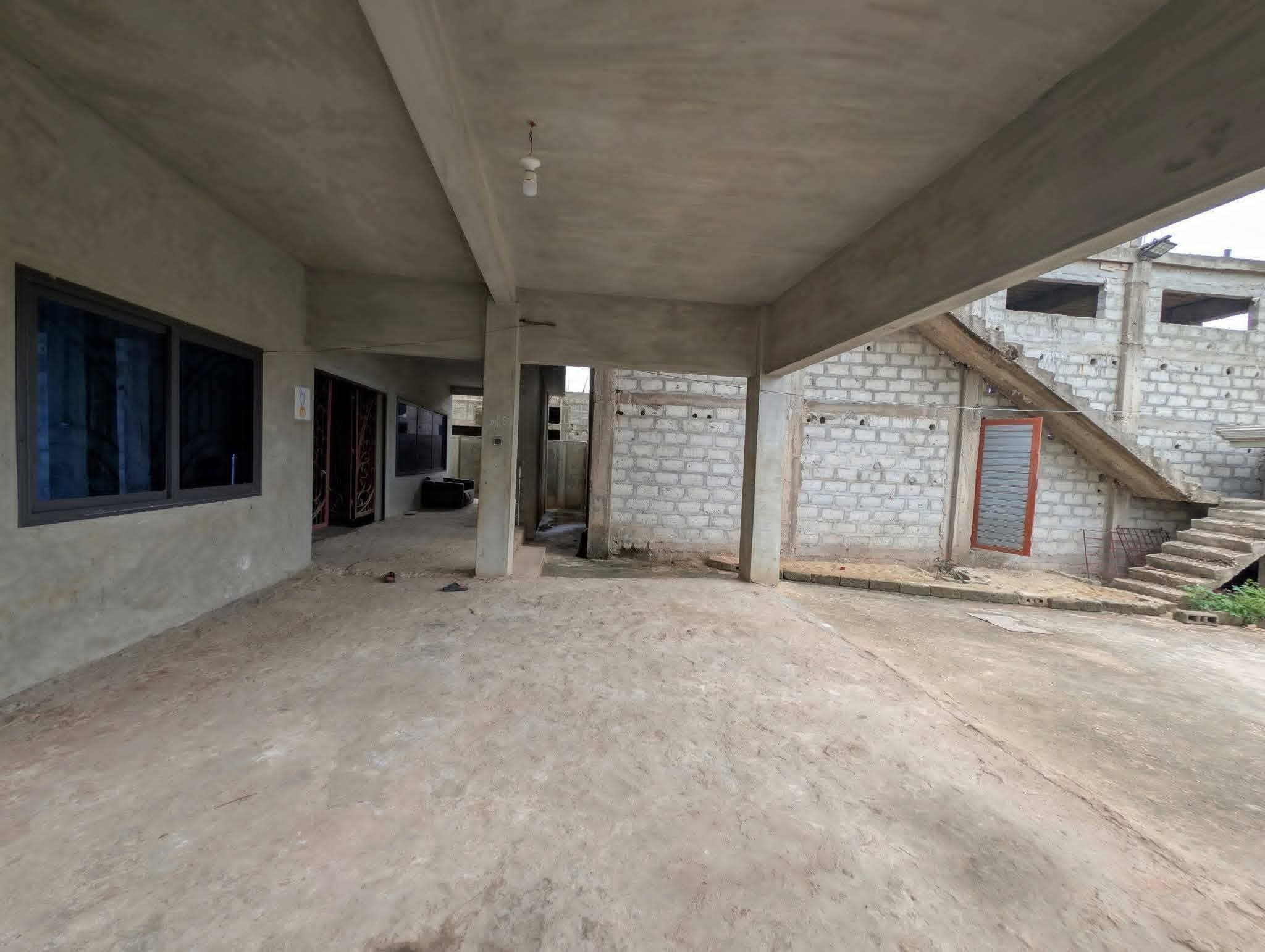 VILLA DUPLEX DE 4 CHAMBRES & 2 SALONS SANITAIRES À VENDRE, ZOPAH - LYCÉE TECHNIQUE - AKASSATO - Image 15