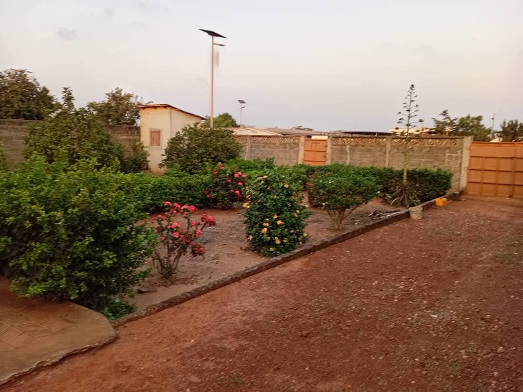 VILLA DE 2 CHAMBRES & SALON SANITAIRES À VENDRE, ZOCA - HÔPITAL INTERNATIONAL CHIC - CALAVI - Image 5