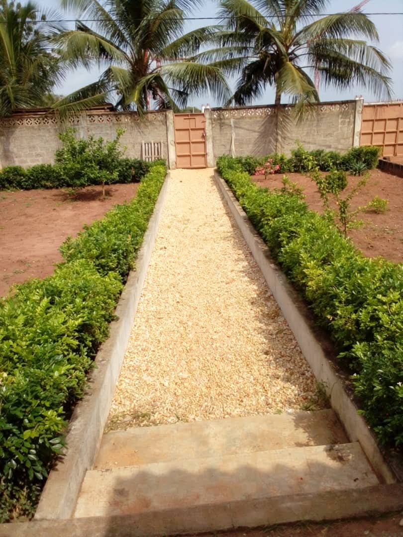 VILLA DE 2 CHAMBRES & SALON SANITAIRES À VENDRE, ZOCA - HÔPITAL INTERNATIONAL CHIC - CALAVI - Image 7