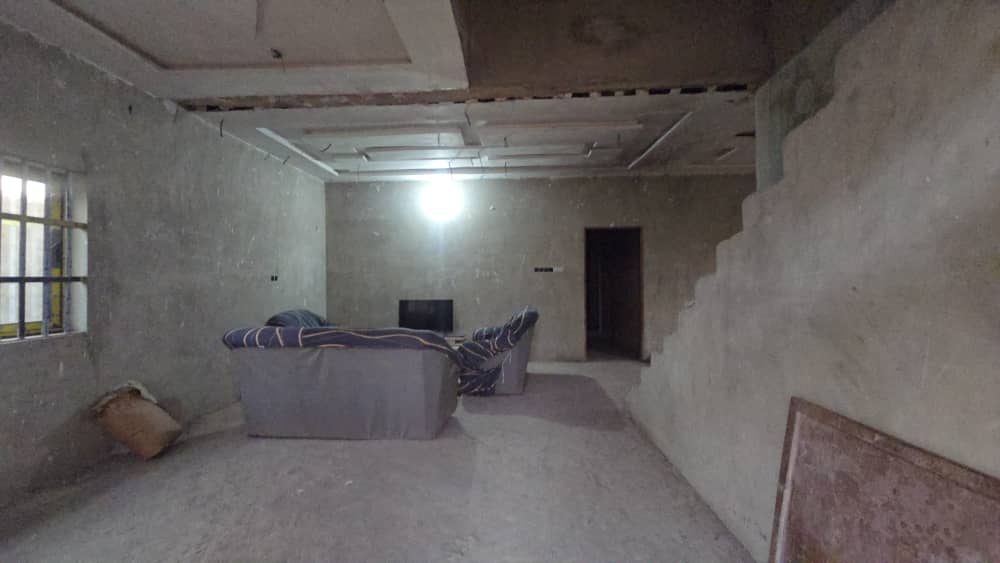 VILLA INACHEVÉE DE 3 CHAMBRES - SALON SANITAIRES À VENDRE, DÈKOUNGBÉ - GODOMEY - CALAVI - Image 3