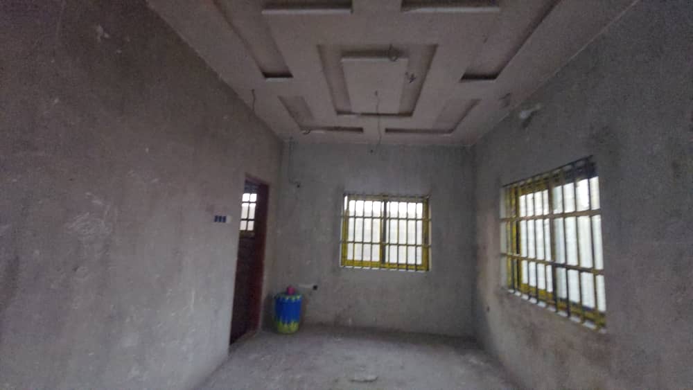 VILLA INACHEVÉE DE 3 CHAMBRES - SALON SANITAIRES À VENDRE, DÈKOUNGBÉ - GODOMEY - CALAVI - Image 5