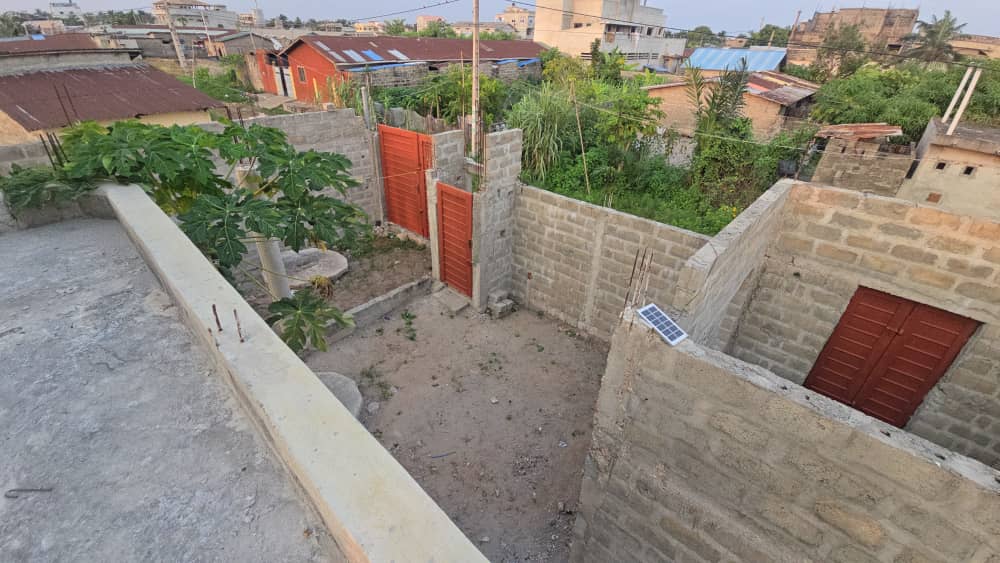 VILLA INACHEVÉE DE 3 CHAMBRES - SALON SANITAIRES À VENDRE, DÈKOUNGBÉ - GODOMEY - CALAVI - Image 6