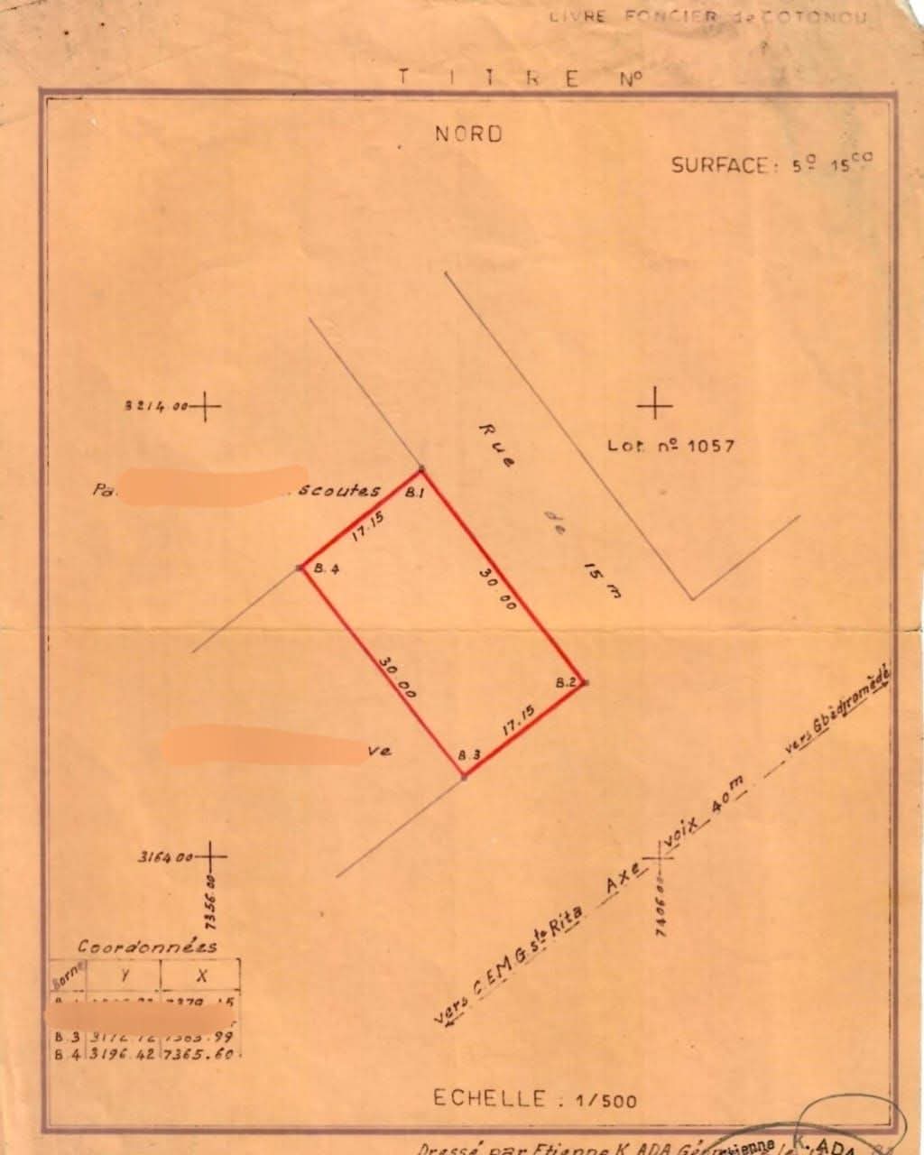 PARCELLE EN ANGLE DE RUE DÉJÀ LOTIE ET RECASÉE À VENDRE, CARREFOUR MAIRIE WOLOGUÈDÈ - CANAL OLYMPIA - COTONOU