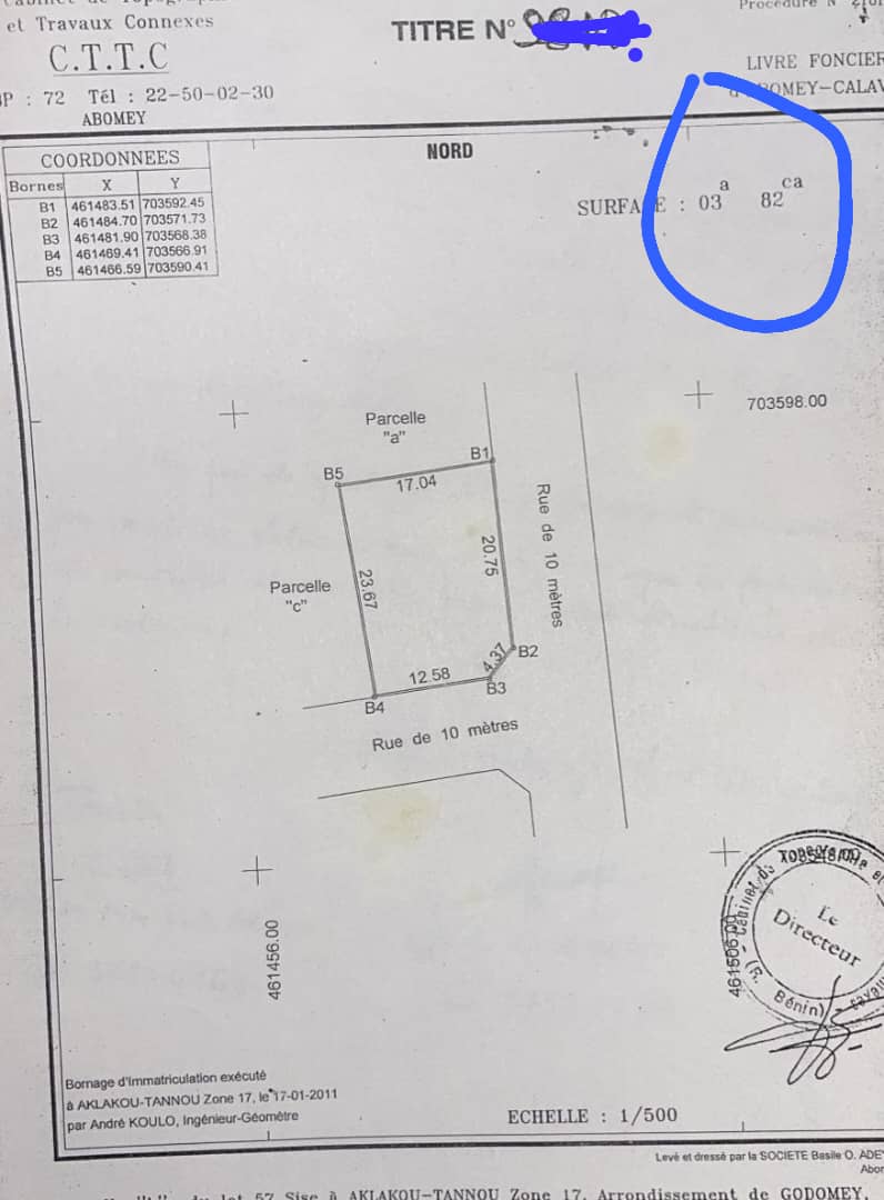 PARCELLE CLÔTURÉE EN ANGLE DE RUE DÉJÀ LOTIE & RECASÉE À VENDRE, ADOUNKO PLAGE - CALAVI